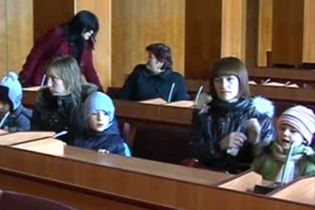 У Херсоні мерзнуть люди