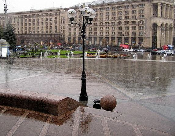 Майдан Незалежності (Фото: www.ukrcenter.com)