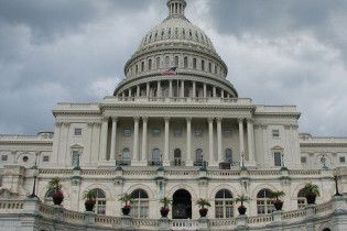 Сенат США принял план выхода с кризиса (видео)