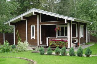 Травневі свята депутати проведуть на городах і дачах