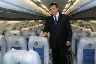 Янукович вилетів до США з робочим візитом