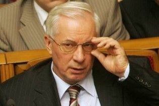 Азаров: Тимошенко обещала пост премьера пятерым политикам