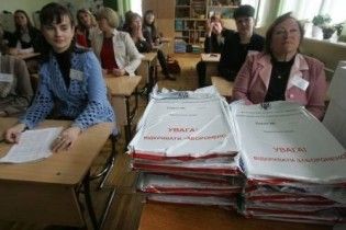 Випускникам дозволять складати тести російською мовою