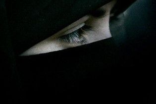 Коханця мусульманки облили кислотою, щоб злякати невірну дружину