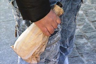 За розпивання пива в пакеті українцям виписуватимуть подвійний штраф