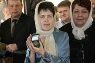 Жену Януковича наградили орденом великомученицы