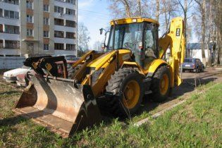 У Харкові екскаватор скалічив двох мітингувальників проти вирубки парку