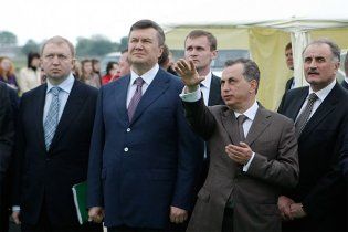 Янукович вважає акції протесту у Львові політичним замовленням