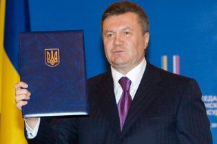 Янукович подписал новый закон о Кабмине