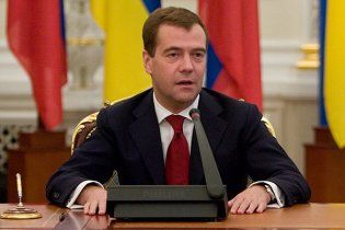 Медведев: ОДКБ не будет применять силы для наведения порядка в Киргизстане