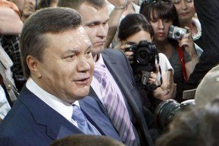 Янукович поздравил металлургов и напомнил о своих реформах