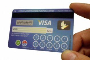 Visa випустила банківську картку із клавіатурою й дисплеєм