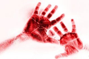 На Одещині четверо підлітків довго тероризували, а потім вбили 79-річну жінку