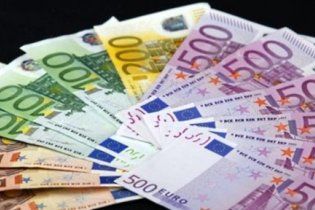 На міжбанку подешевшало євро
