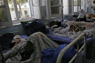 В Афганистане 40 девушек отравили газом