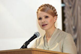 Тимошенко призвала украинцев массово судиться с Фирташем