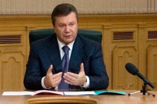 Янукович попросив Генпрокуратуру зайнятися зерном