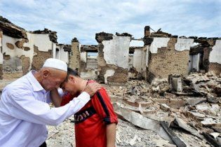 Спецслужбы: жертвами погромов в Киргизии стали почти 2 тысячи человек