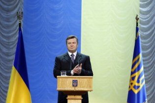 Янукович вдвічі урізав кількість Шевченківських премій