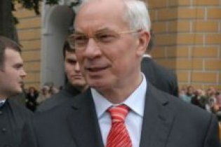 Азаров приехал на дачу к Путину