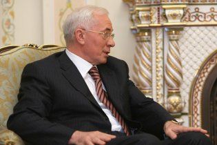 Азаров попробует снизить банковские кредитные ставки