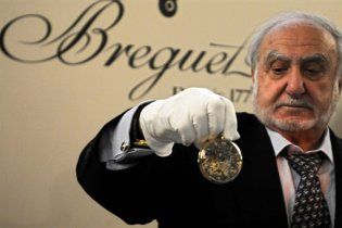 Творець годинників Swatch помер від зупинки серця на робочому місці