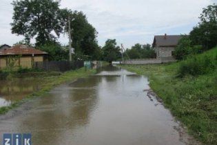Україна отримала першу партію гуманітарної допомоги від Росії