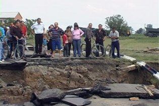 Мешканців підтоплених регіонів закликали не пити воду з колодязів