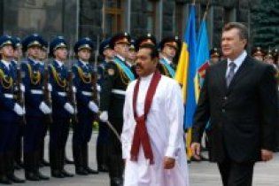 Янукович предложил Шри-Ланке военное сотрудничество