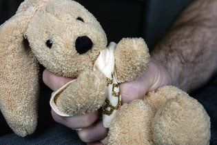Лікар-педіатр за одну ніч зґвалтував сімох дітей
