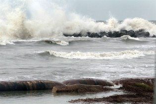 Новому урагану в Атлантике присвоена вторая категория опасности