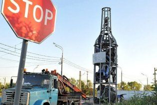 У Москві поставили пам'ятник п'яним за кермом