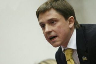Олесь Довгий влаштував бійку з представниками СБУ