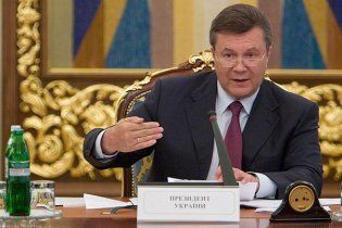 Янукович пообещал радикально наказать министра обороны