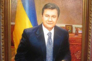 Донецк подарит Януковичу картину