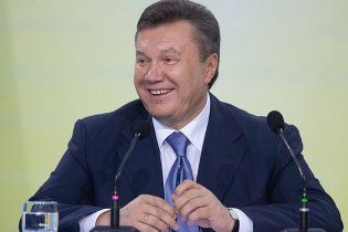 Рассказывая о публичной информации, Янукович забыл, как она называется