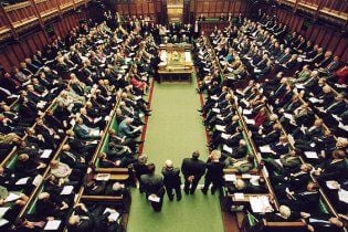 Британские парламентарии принимали бюджет после 6-часовой пьянки