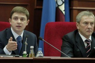 Опозиція ініціює відставку Черновецького та Довгого