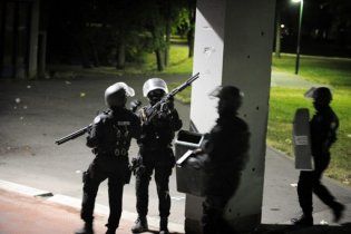 Во Франции вторую ночь продолжаются массовые беспорядки