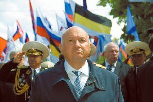 Російські ЗМІ: Лужков поставив Януковича в незручне становище
