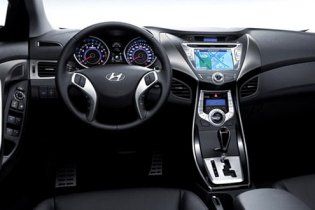 Hyundai показала салон нового Elantra