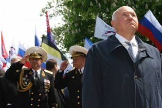 Лужков знову закликав Росію не віддавати Крим і Севастополь