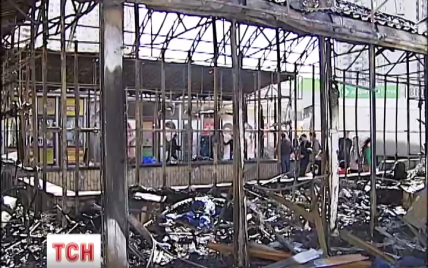Стихійний ринок біля метро "Позняки" міг згоріти через недопалок