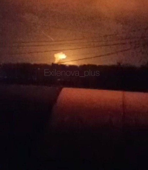 По всьому тимчасово окупованому Криму лунають вибухи: під атакою ТЕС, аеродроми і, ймовірно, нафтобаза