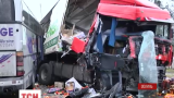 Неподалік Луцька зіткнулись вантажний автомобіль і рейсовий автобус