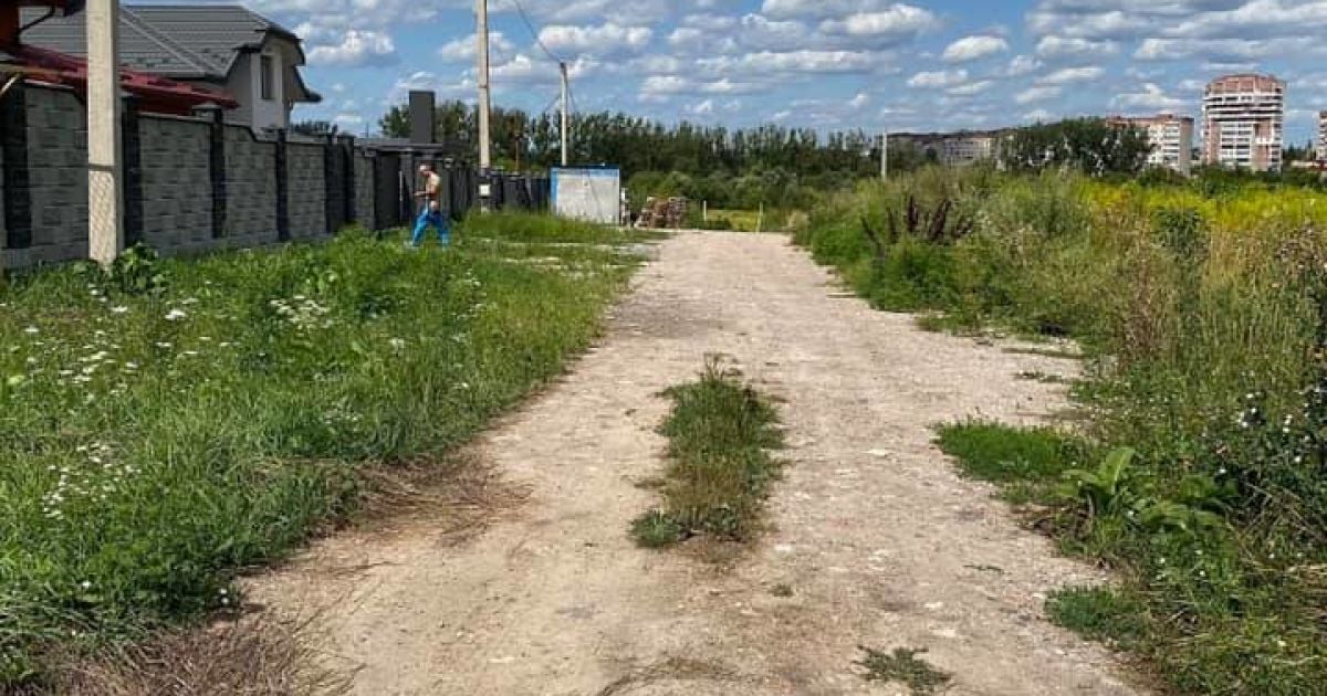 Влада Рівного на прохання призера Олімпіади пообіцяла нарешті заасфальтувати вулицю спортсменів