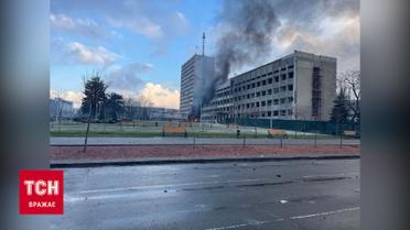 У Маріуполі окупанти скинули бомбу на дитячу лікарню з пологовим будинком