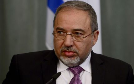 Министр обороны Израиля призвал всех евреев покинуть Францию