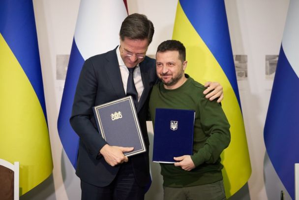 Зеленский и генсек НАТО обсудили увеличение дальнобойности ВСУ