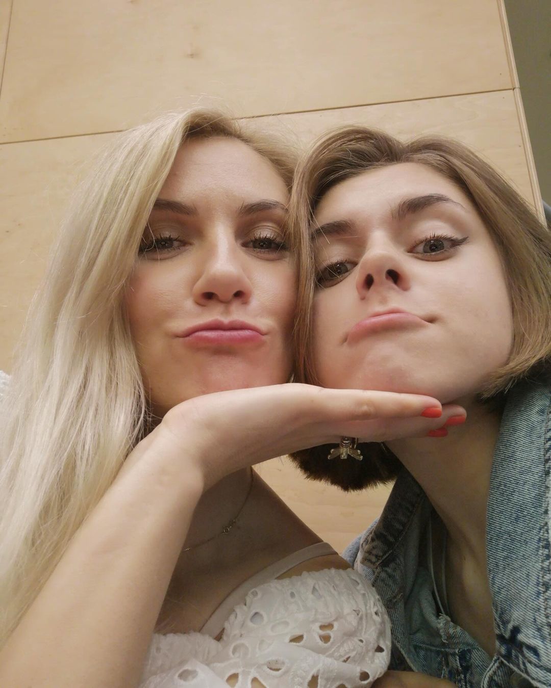 Экс-жена Олега Собчука с дочерью / © instagram.com/sob4ukmari